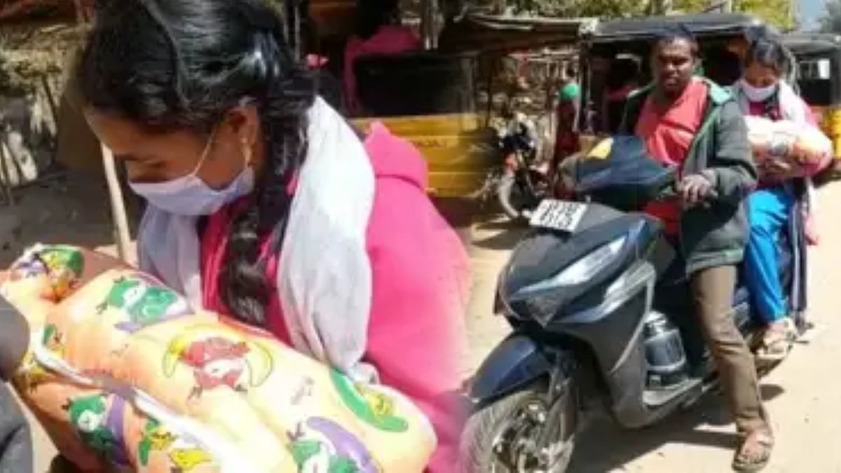 ஆந்திரா :இறந்துபோன குழந்தை.. ஆம்புலன்ஸ் இல்லாததால் 120 கி.மீ ஸ்கூட்டியில் சடலத்தை கொண்டுசென்ற பெற்றோர் ! 