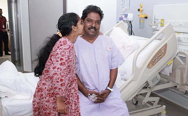 “அப்பாவுக்கு கல்லீரல் தானம்..” - முடிவுக்கு வந்த மகளின் பாசப்போராட்டம்.. கேரளாவில் நெகிழ்ச்சி சம்பவம் !