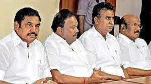 “டேபிளுக்கு கீழே ஊர்ந்து போய் பதவி பெற்ற ‘ஆண்மை’ ஆராய்ச்சியாளருக்கு மீசை ஏன்?”: எடப்பாடியை சாடிய முரசொலி!