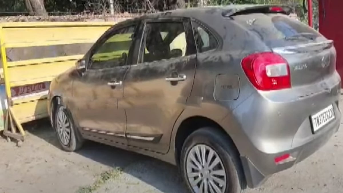 விடிந்தது கூட தெரியாமல்  காருக்குள் முரட்டுத் தூக்கம்.. கார் கண்ணாடியை உடைத்து எழுப்பிய வாகன ஓட்டிகள் !