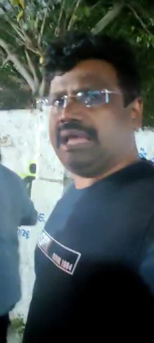 “உனக்கு அவ்வளவு திமிரா? நான் யார் தெரியுமா?” : கால் டாக்சி ஓட்டுநரை தாக்கிய ஆளுநரின் ஆலோசகர் மீது புகார்!