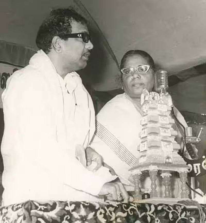 அரசியலுக்கு வரும் பெண்களுக்கு அன்னை சத்தியவாணி முத்து ஒரு பாடம்.. -நூற்றாண்டு விழாவில் முதல்வர் புகழாரம்!