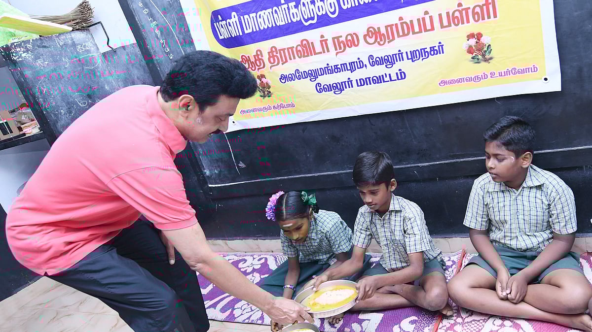 “கள ஆய்வில் முதலமைச்சர்”: அரசு பள்ளியில் காலை உணவு திட்டம் ஆய்வு: அதிரடி காட்ட தொடங்கிய  முதலமைச்சர்!