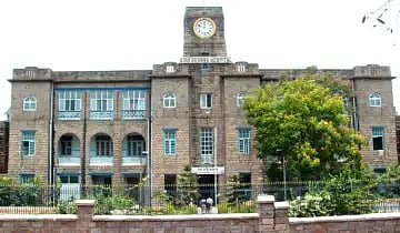 ஆந்திரா :இறந்துபோன குழந்தை.. ஆம்புலன்ஸ் இல்லாததால் 120 கி.மீ ஸ்கூட்டியில் சடலத்தை கொண்டுசென்ற பெற்றோர் !