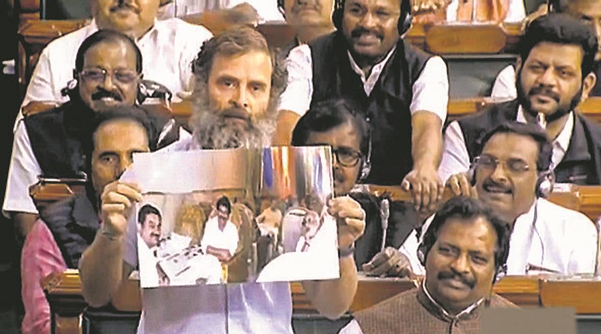 மோடியின் நண்பர் அதானியின் மெகா முறைகேடு.. ஒன்றிய அரசு மௌனமான நிலையில், அதிரடி காட்டிய உச்சநீதிமன்றம் !