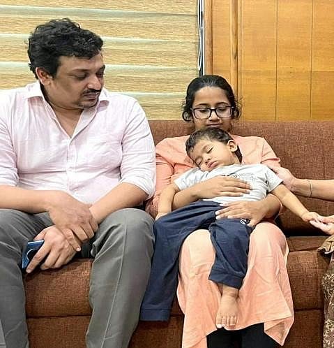 “அந்த மனசுதான் சார்..” - பச்சிளம் குழந்தைக்கு அரியவகை நோய்.. ரூ.11 கோடி நன்கொடை அளித்த மர்ம மகான்.. !