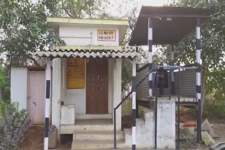 இரயில்வே கேட் பெண் ஊழியரிடம் பாலியல் அத்துமீறல்.. - கேரள இளைஞரை அதிரடியாக கைது செய்த காவல்துறை !