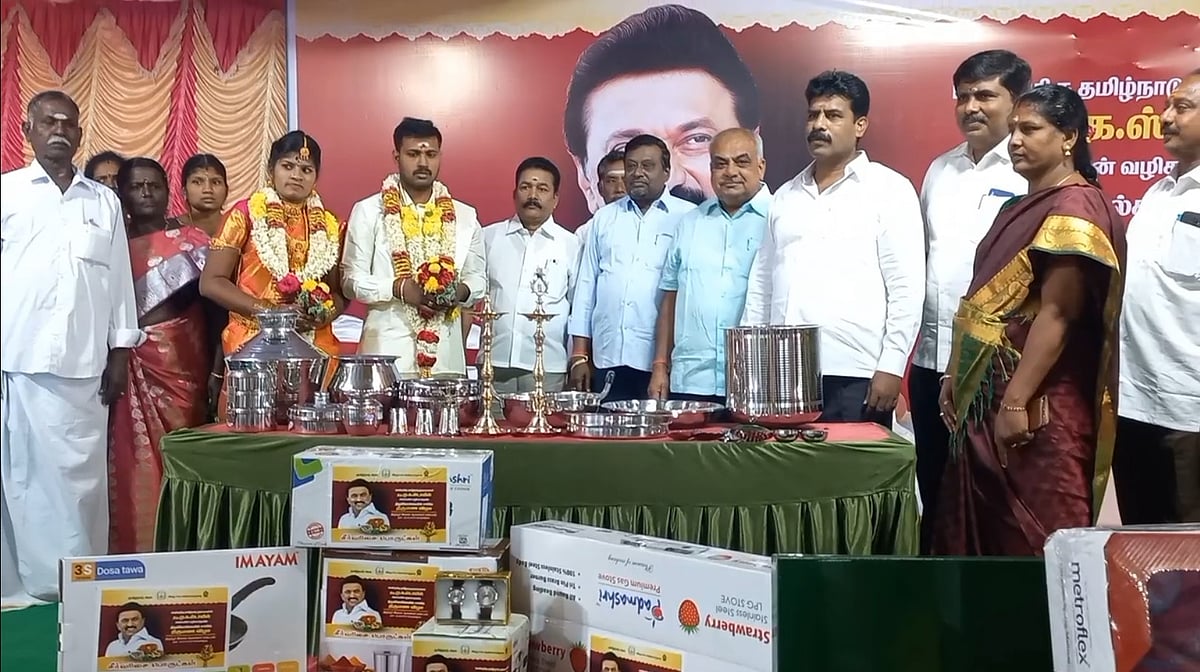 “22 ஏழை ஜோடிகளுக்கு இலவச திருமணம்.. ரூ.10 லட்சம் மதிப்பிலான சீர் வரிசைகள்”: அசத்தும் இந்து அறநிலையத்துறை!