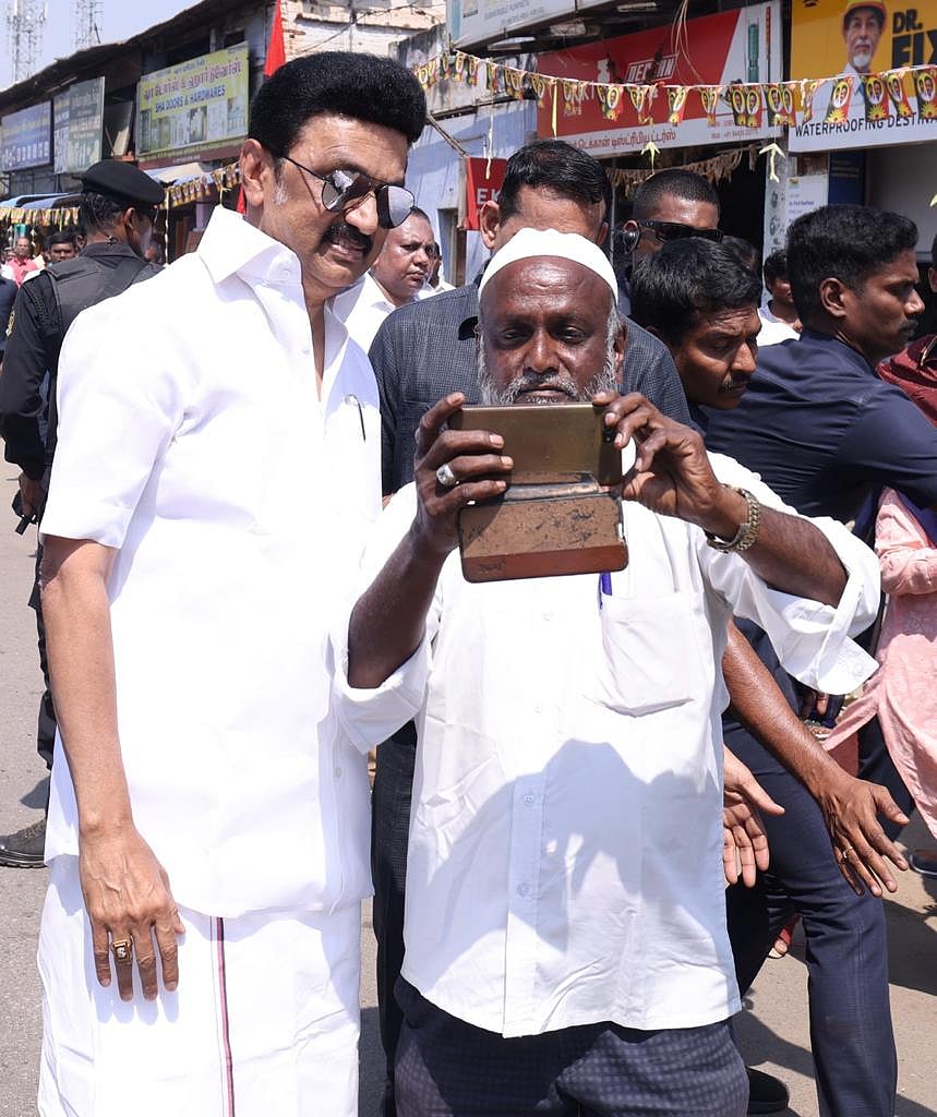 ஈரோடு கிழக்கு தொகுதி இடைத் தேர்தல் களத்தில் முதலமைச்சர் மு.க.ஸ்டாலின்.. புகைப்படத் தொகுப்பு இங்கே!