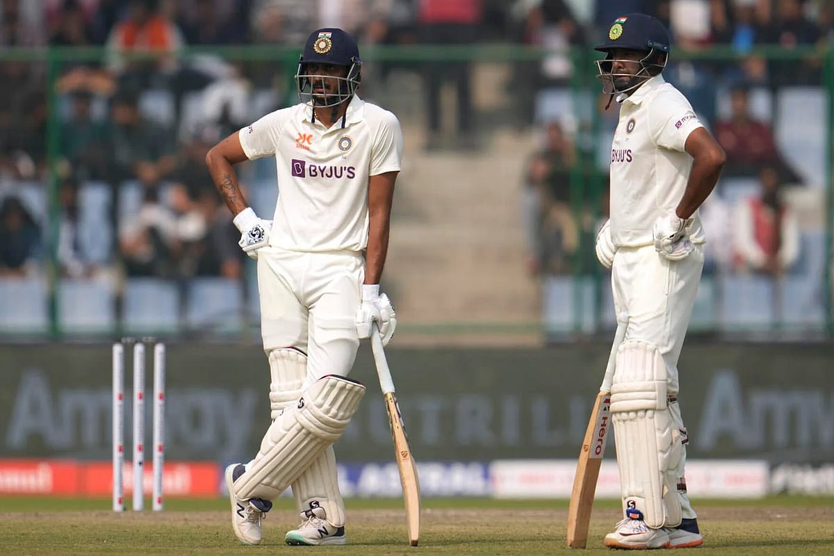 அப்பட்டமாக மீறப்பட்ட ICC விதி.. மூன்றாவது நடுவரால் பரிதாபமாக ஆட்டமிழந்த விராட் கோலி.. நடந்தது என்ன ?