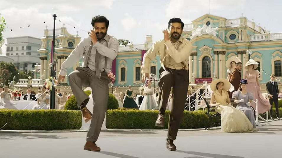 நாட்டு நாட்டு : தொழிலதிபர் ஆனந்த் மஹிந்திராவுக்கு Dance சொல்லிக்கொடுத்த ராம்சரண்.. வீடியோ வைரல் !