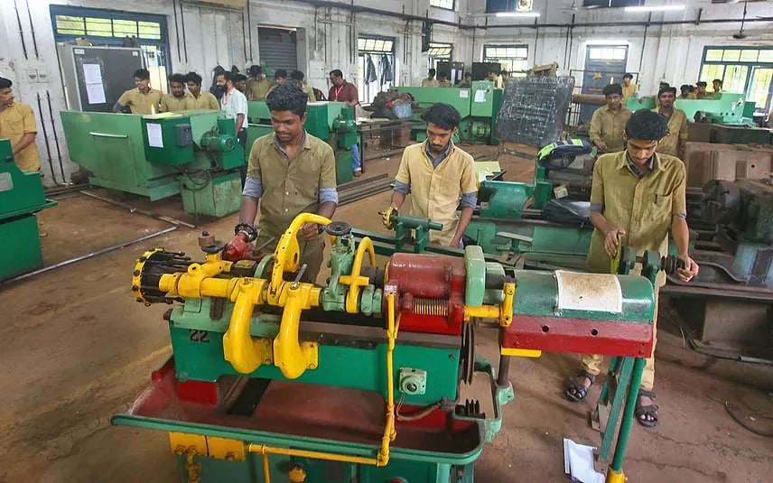 “ITI படித்த இளைஞர்களை கூலித் தொழிலாளராக மாற்ற சதி”: ஒன்றிய அரசின் நடவடிக்கைக்கு கே.பாலகிருஷ்ணன் கண்டனம்!