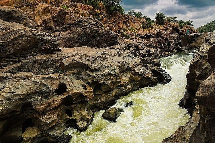 கர்நாடக பட்ஜெட்டில் இடம் பெற்ற மேகதாது அணை..  பசவராஜ் பொம்மைக்கு எதிராக  கொதித்தெழும் வைகோ!