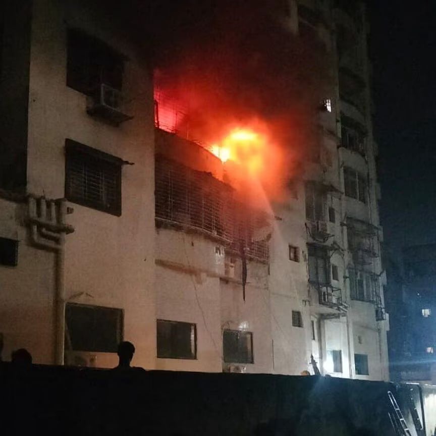 திருமணத்தின்போது தீவிபத்து.. மனைவி, பெற்றோர் இறந்த நிலையிலும் மகளின் திருமணத்தை முடித்து வைத்த தந்தை !