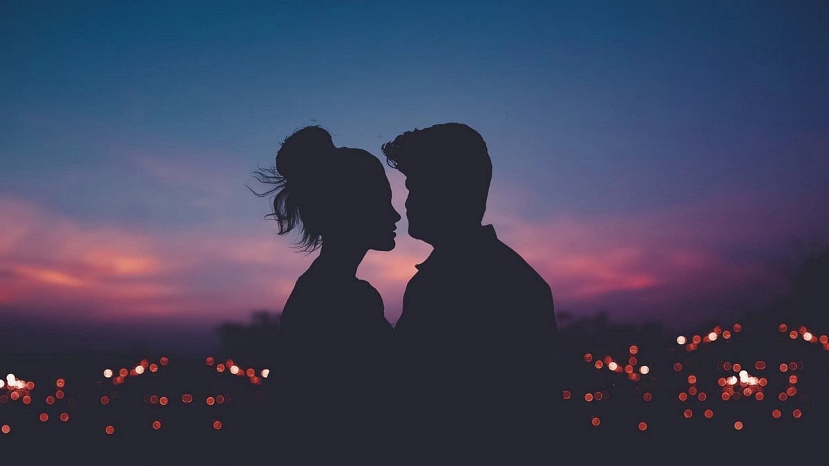 யதார்த்தமான காதலை சமூக ஊடகங்கள் சிதைத்து விடுகிறதா? காதலை புரிந்து கொள்வது எப்படி?