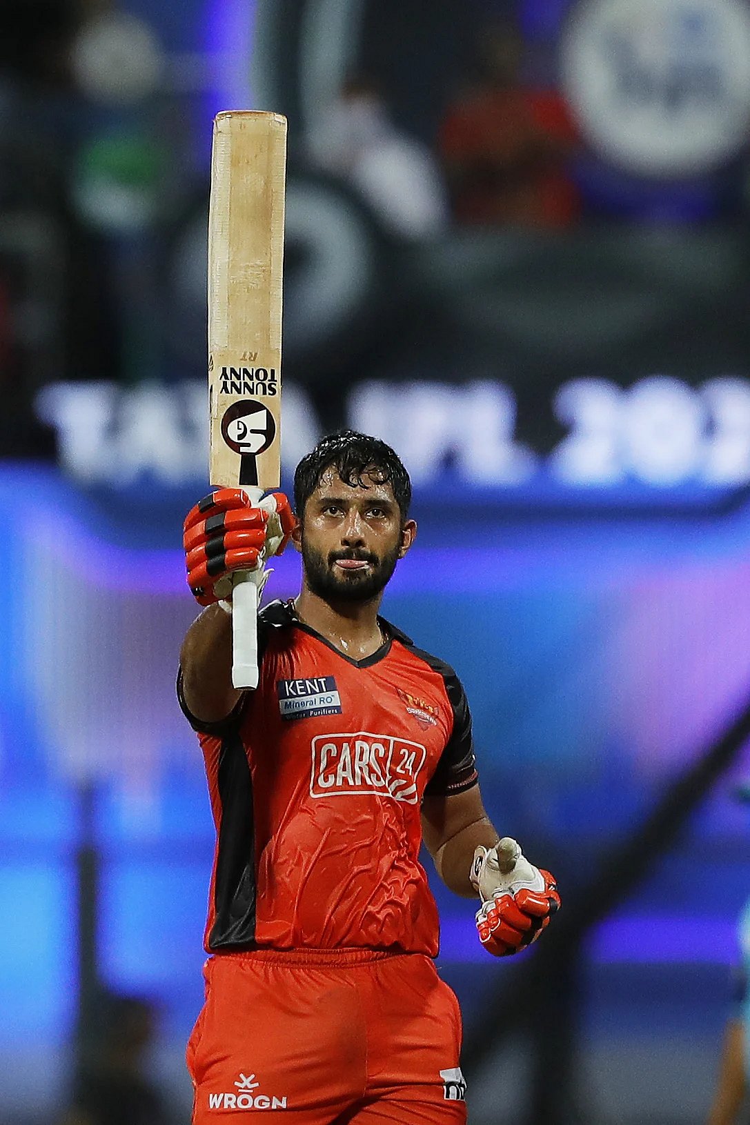 "என்னுடைய ஆட்டம் எனக்கு மகிழ்ச்சியை தரவில்லை" -அதிரடி ஆட்டம் ஆடியும் வருத்தப்படும் இந்திய வீரர் !