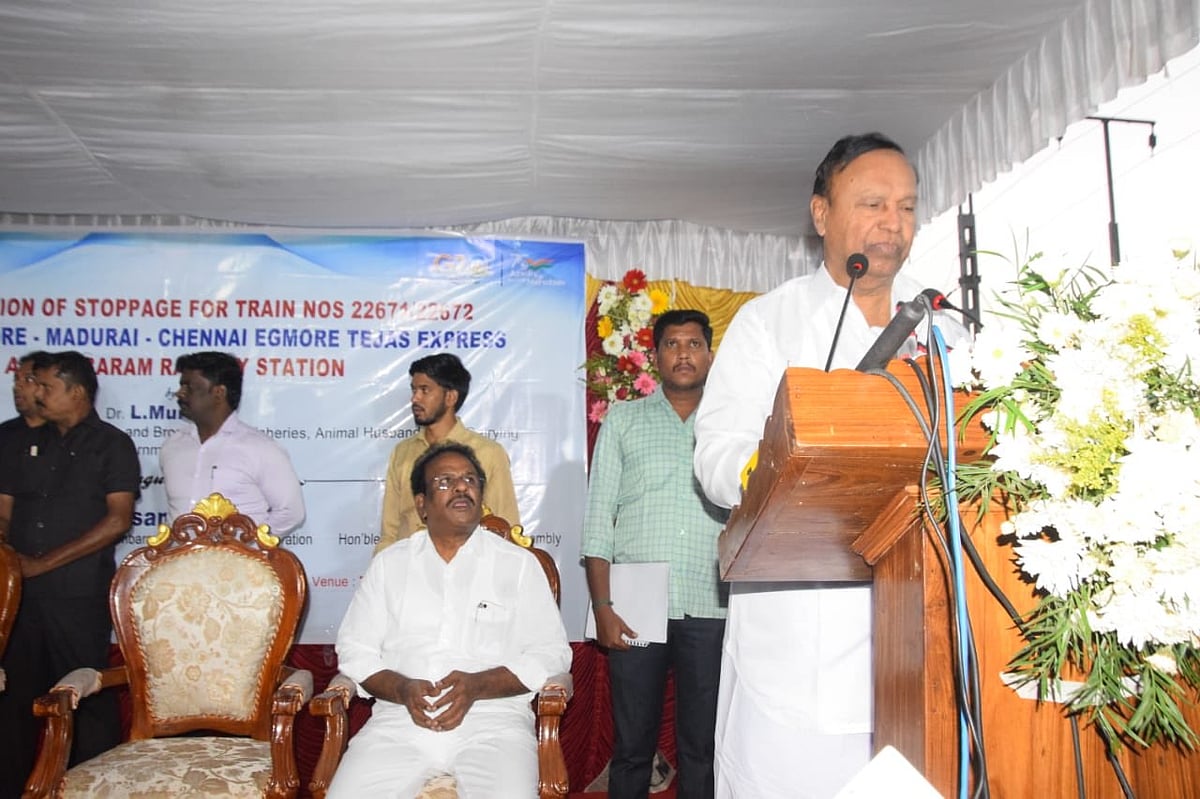 திமுக தொடர் அழுத்தத்தால் தாம்பரத்தில் நின்று சென்ற தேஜஸ் ரயில் : வாக்குறுதியை நிறைவேற்றி காட்டிய TR.பாலு!