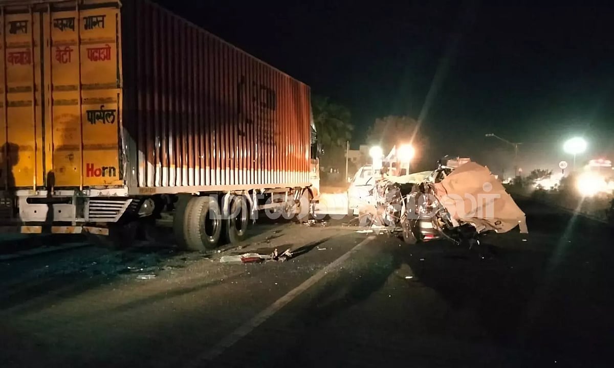 சாலையோரம் நின்று கொண்டிருந்த கண்டெய்னர் லாரி.. சட்டென்று மோதிய கார்.. இரவில் 5 பெண்களுக்கு நேர்ந்த சோகம்!