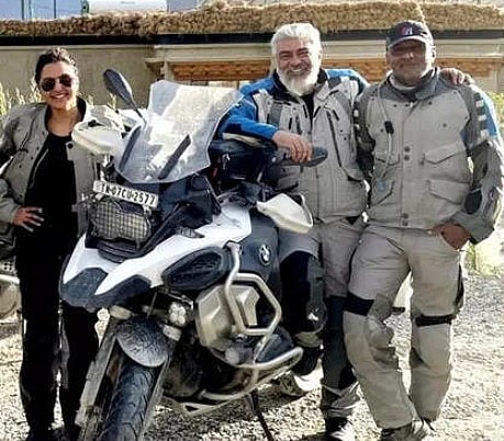 நீங்கதான் இதற்கு காரணம்.. புதிதாக BMW பைக் வாங்கி நடிகர் அஜித்துக்கு நன்றி தெரிவித்த துணிவு பட நடிகை!