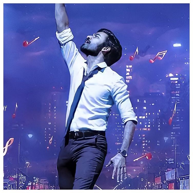 மாதவனை இயக்கும் தனுஷ் பட இயக்குநர்.. அவரே வெளியிட்ட தகவல்.. குஷியில் ரசிகர்கள் !