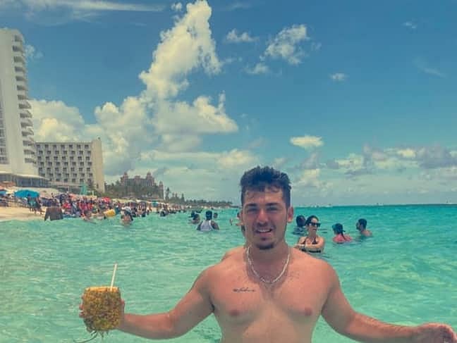 மக்களே உஷார்..! Lens போட்டு தூங்கிய நபர்.. திடீரென காணாமல் போன கருவிழி.. அதிர்ச்சியில் இளைஞர் !