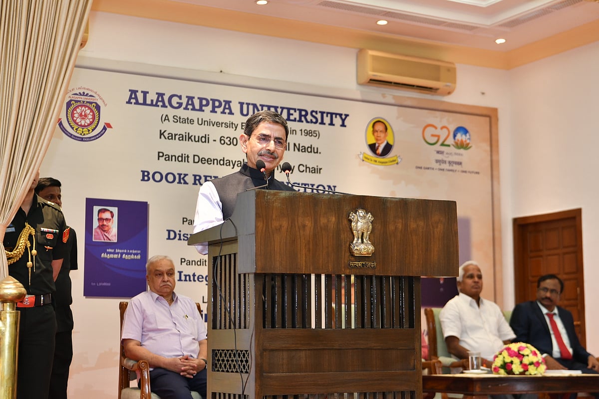 “அக்கப்போர் செய்வதை விட்டு எப்போது தனது வேலையை செய்யப் போகிறார்?” -ஆளுநருக்கு அமைச்சர் பொன்முடி கண்டனம் !