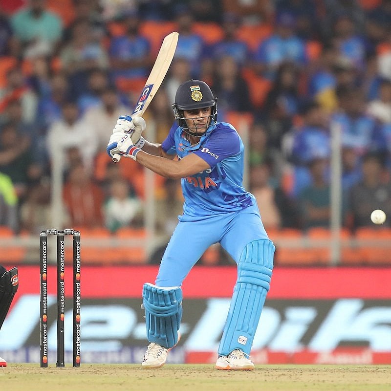 54 பந்துகளில் அதிரடி சதம்.. நியூஸிலாந்தை கதறவிட்ட சுப்மன் கில்.. இளம்வயதில் படைத்த அறிய சாதனை !