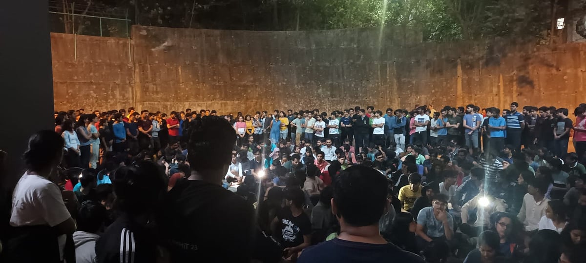 “இது ஒரு நிறுவன படுகொலை..” சூடு பிடிக்கும் IIT முதலாமாண்டு மாணவரின் மர்ம மரணம்.. மும்பையில் அதிர்வலை !