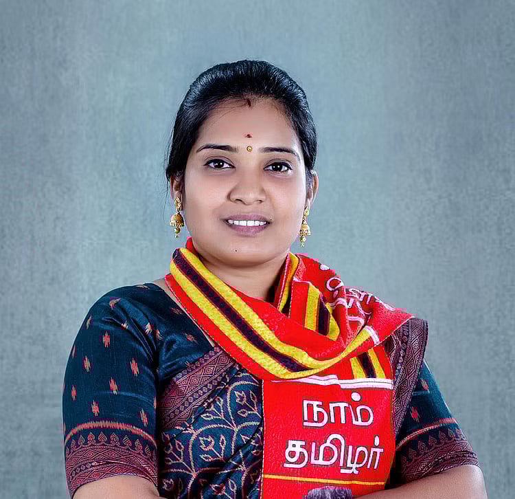 ‘வந்தேறிகள்..’ வார்த்தையை விட்ட சீமான்.. பாய்ந்த வன்கொடுமை தடுப்பு சட்டம்.. போலிசார் அதிரடி !