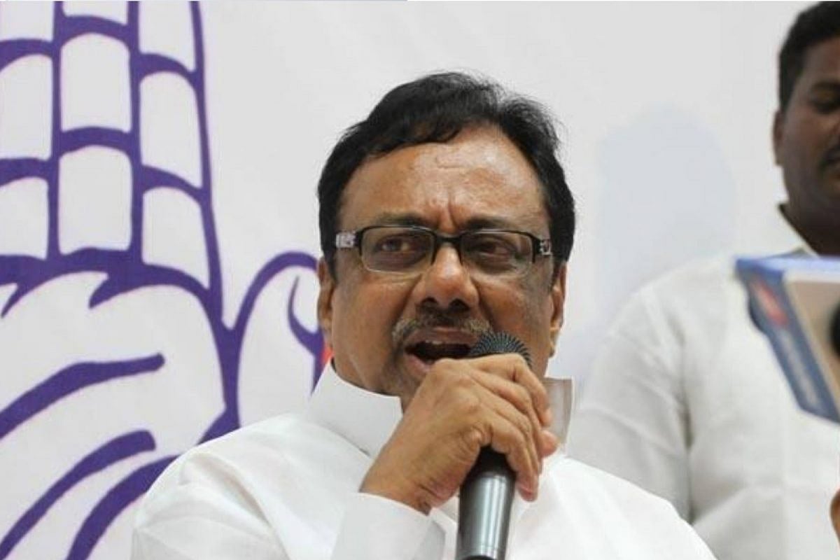 பழனிசாமியை வரவேற்க சாலையில் உடைக்கப்பட்ட பூசணிக்காய்கள்.. வாகன ஓட்டிகள் விபத்தில் சிக்கியதால் பரபரப்பு !