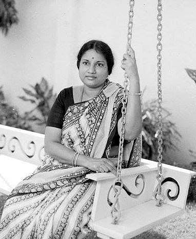 “ரொம்ப நேரமாகியும் கதவை திறக்கல..” - வாணி ஜெயராம் இறப்பு குறித்து பணிப்பெண் பரபரப்பு தகவல் !