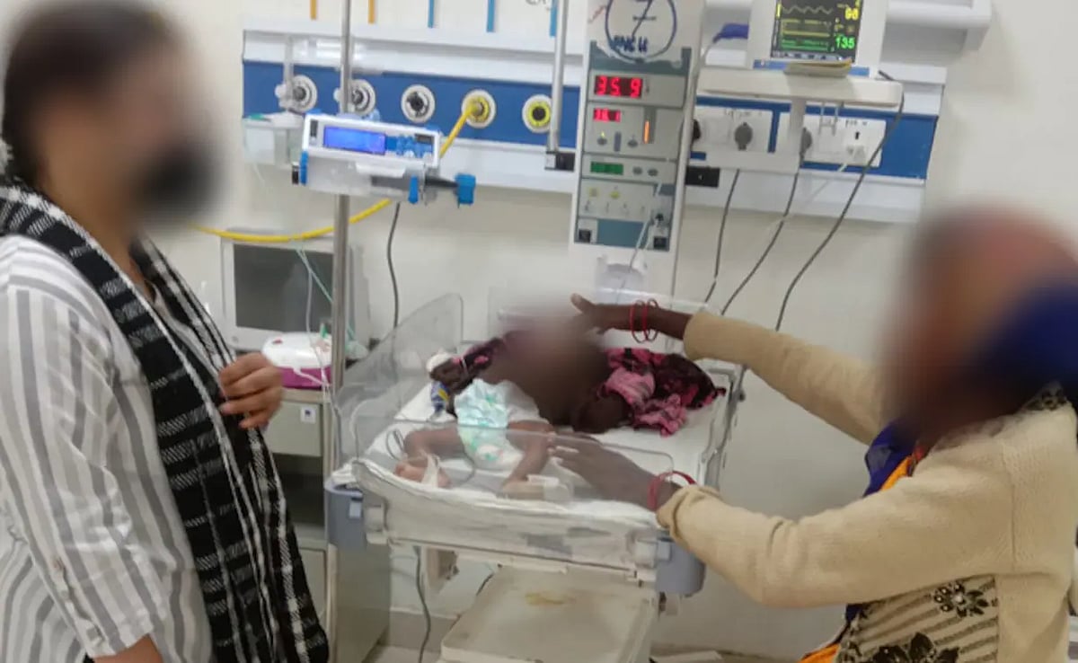 தவமிருந்து பெற்ற குழந்தைக்கு நிமோனியா.. குணமாக்க மூடநம்பிக்கையில் பெற்றோர் செய்த செயலால் நேர்ந்த சோகம் !