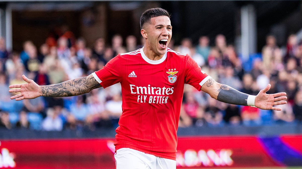 120 மில்லியன் யூரோ.. உலககோப்பையில் சிறந்த இளம்வீரர் விருது வென்றவருக்கு கொட்டிக்கொடுத்த கால்பந்து கிளப்!