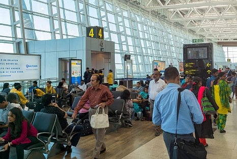 வங்கதேசம் To சென்னை.. சிகிச்சைக்காக விமானத்தில் வந்த பயணிக்கு நடுவானில் நேர்ந்த சோகம்!