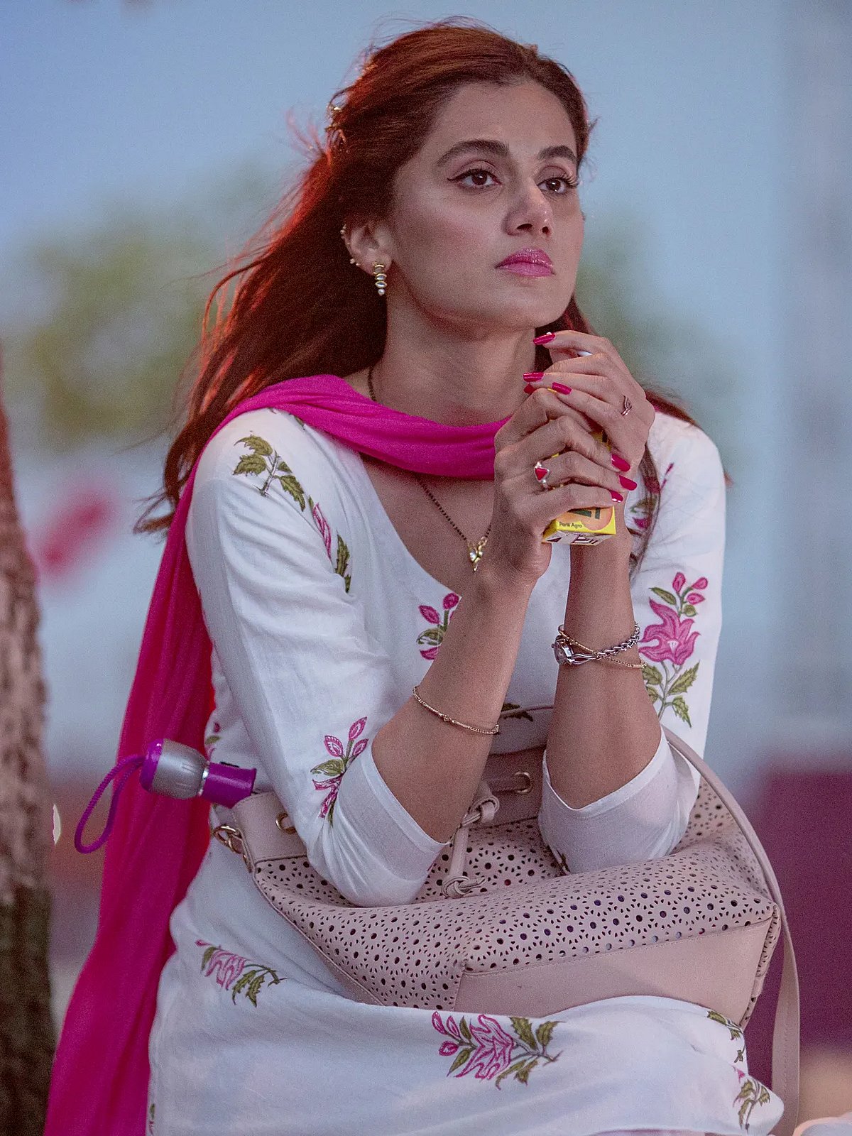 “மாதந்தோறும் அவங்களுக்கு ரூ.1 லட்சம் கொடுக்குறேன்.. என் அப்பாவுக்கு தெரிஞ்சா அவ்வளவுதான்..” -நடிகை தாப்ஸி