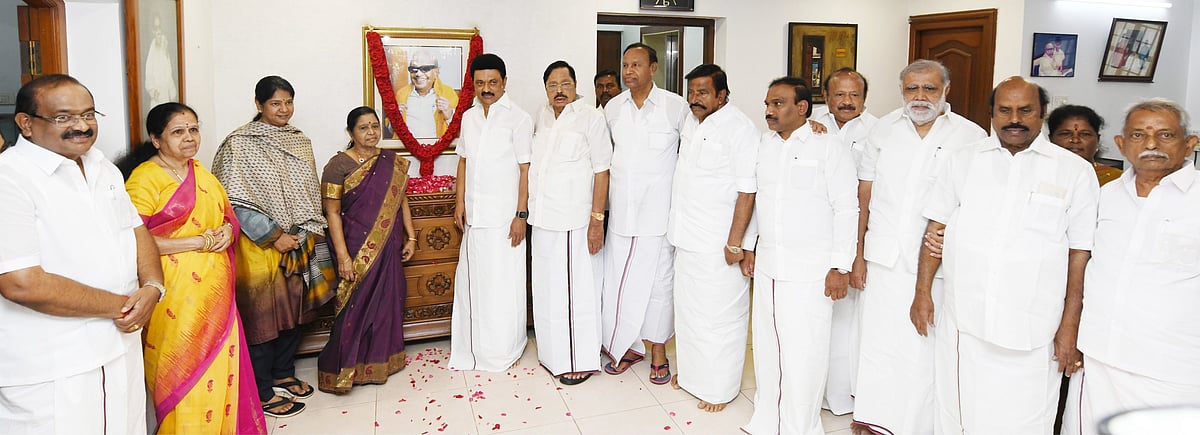 இந்திய அளவில் NO 1 ட்ரெண்டிங்கில் 'திராவிட நாயகன்' - முதலமைச்சர் மு.க.ஸ்டாலினுக்கு குவியும் வாழ்த்து !