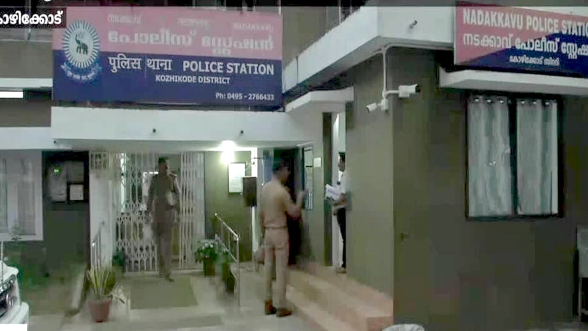 சினிமாவில் வாய்ப்பு.. பெண்ணை ஏமாற்றி கூட்டு பாலியல் வன்கொடுமை: சீரியல் நடிகை உடந்தை -கேரளாவில் அதிர்ச்சி!