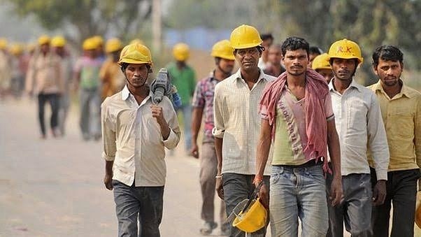 MONEY IS NOT EVERYTHING.. தவறவிட்ட பர்ஸை மீட்டு கொடுத்த வடமாநிலத்தவர்.. வைரலாகும் பெண் ஆசிரியரின் பதிவு!