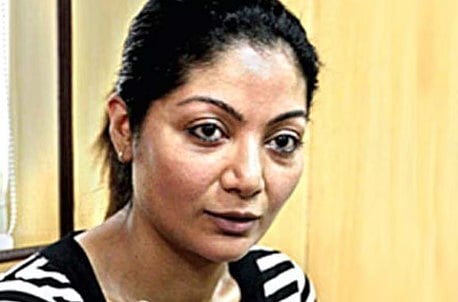 அரசு மற்றும் தனியார் வேலை வாங்கி தருவதாக கூறி ரூ.74 லட்சம் மோசடி.. பிரபல நடிகையின் தங்கை கைது!