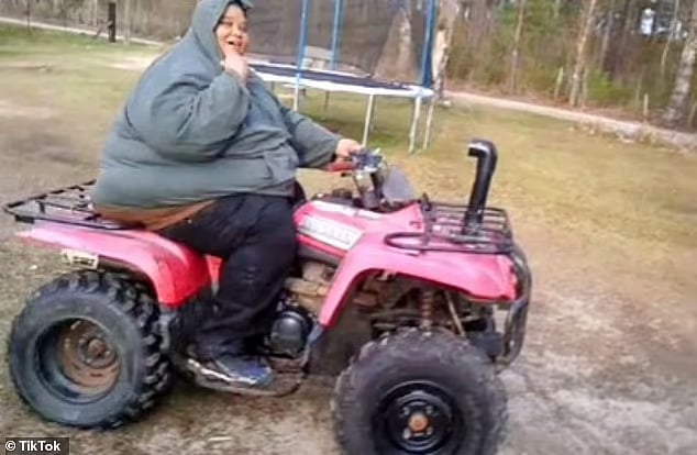 ‘ஏய் எப்புட்றா..’ - டாக்டர் சொன்ன அந்த ஒரு வார்த்தை.. 294 கிலோவில் இருந்து 165 கிலோவாக குறைந்த நபர் !