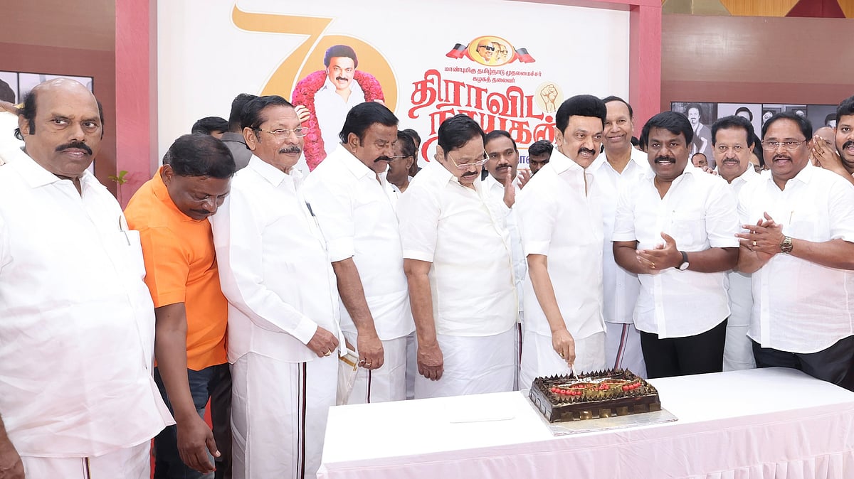 தலைவர்கள் முதல் தொண்டர்கள் வரை.. திராவிட தலைவருக்கு குவிந்து வரும் வாழ்த்துகள்: புகைப்படத் தொகுப்பு!