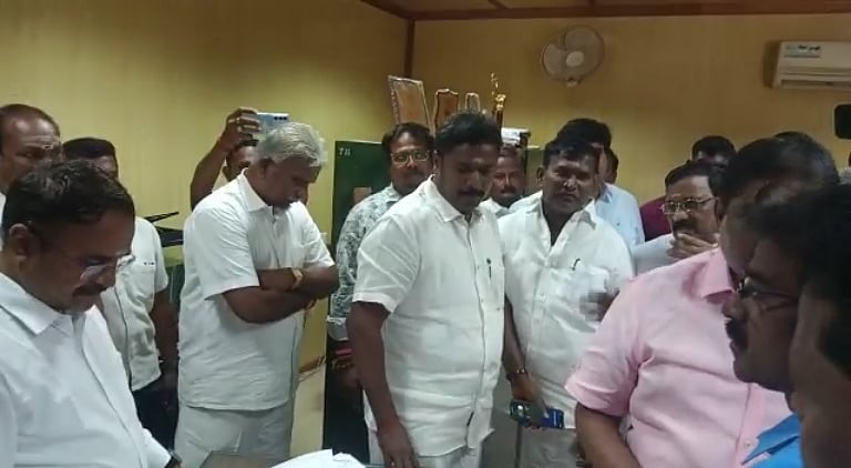 “அரசு அதிகாரியை ஒருமையில் பேசி மிரட்டிய பா.ஜ.க அமைச்சர் - MLA..”: புதுச்சேரியில் தொடரும் அராஜகம்! (video)