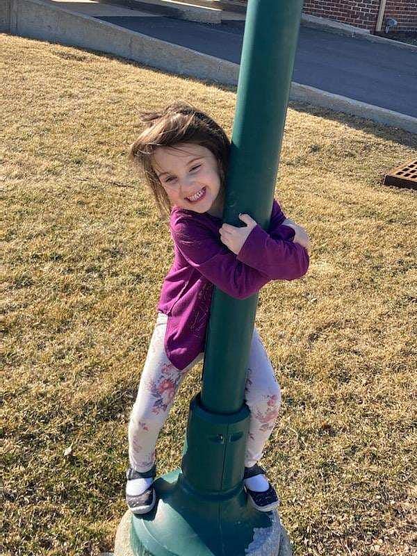 “கடைசி பிறந்தநாள் - உலகம் முழுவதும் வாழ்த்து அட்டை பெற்ற 5 வயது சிறுமி..” : பெற்றோர் சொன்ன சோக செய்தி!