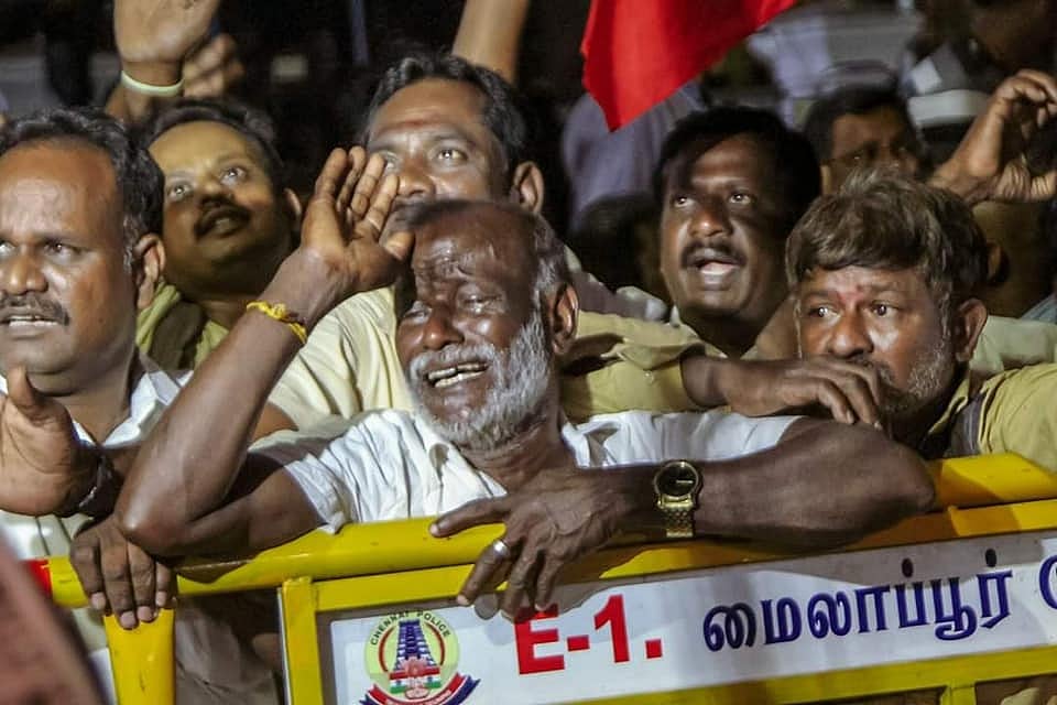 கலைஞரின் இறுதி ஊர்வலத்தில் ஸ்டாலின் ஜேக்கப்பின் உணர்ச்சி மிகுந்த புகைப்படங்கள்.. தொகுப்பு இதோ !