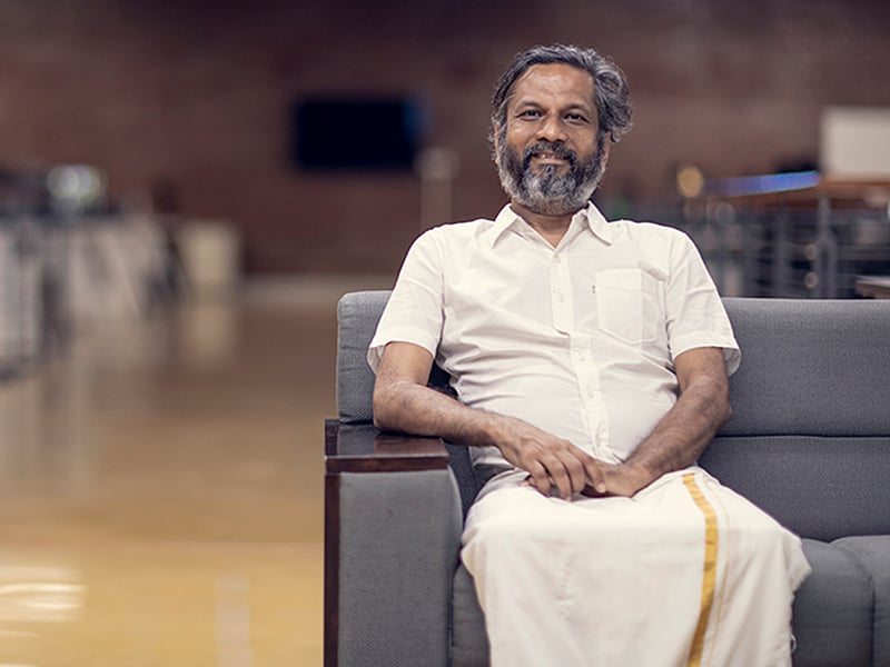 தன்னையும் ஆட்டிசம் பாதித்த மகனையும் நிர்க்கதியாக்கி விட்டார்: Zoho CEO ஸ்ரீதர் வேம்பு மீது மனைவி புகார்!