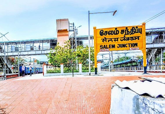 பிறந்த நாளே இறந்த நாளான சோகம்..  2 நண்பர்கள் பலி: கண்ணீரில் குடும்பம்!