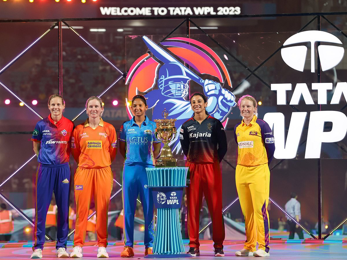 முடிவுக்கு வந்த தொடர் தோல்வி.. ஒருவழியாக மகளிர் ஐபிஎல் தொடரின் முதல் வெற்றியை பதிவு செய்த பெங்களூரு !