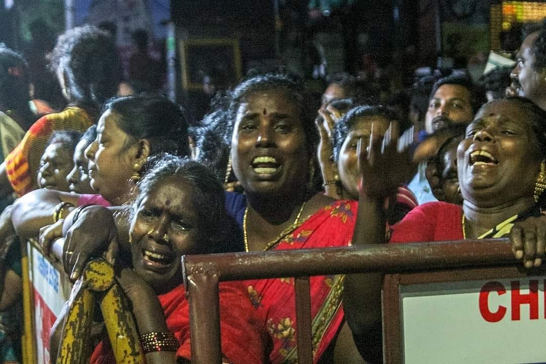 கலைஞரின் இறுதி ஊர்வலத்தில் ஸ்டாலின் ஜேக்கப்பின் உணர்ச்சி மிகுந்த புகைப்படங்கள்.. தொகுப்பு இதோ !