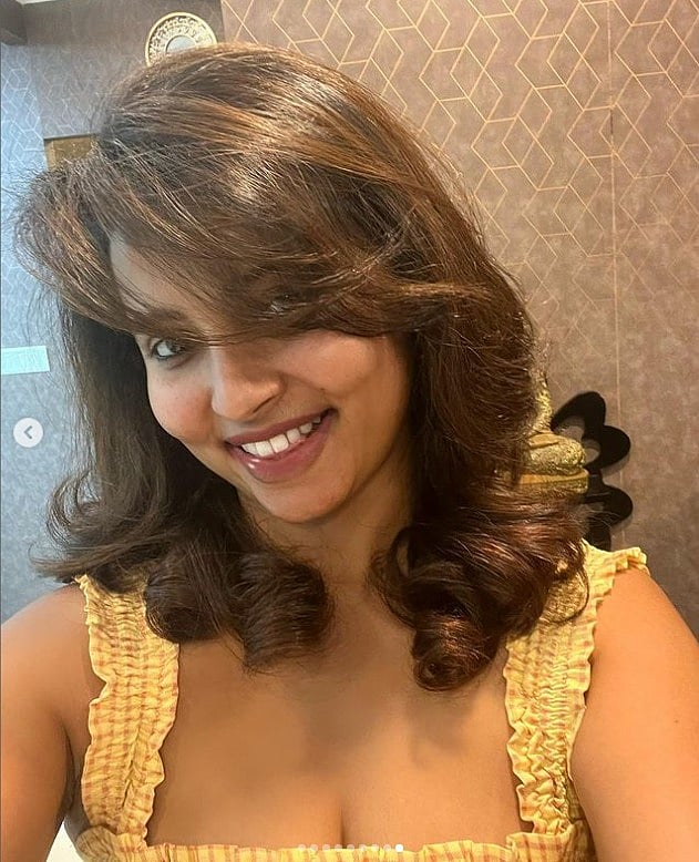 வீங்கிய முகம்.. ரத்த கோரங்களுடன் உடல்: காதலன் தாக்கியதாக இன்ஸ்டாவில் புகைப்படம் பதிவிட்ட தமிழ் பட நடிகை !