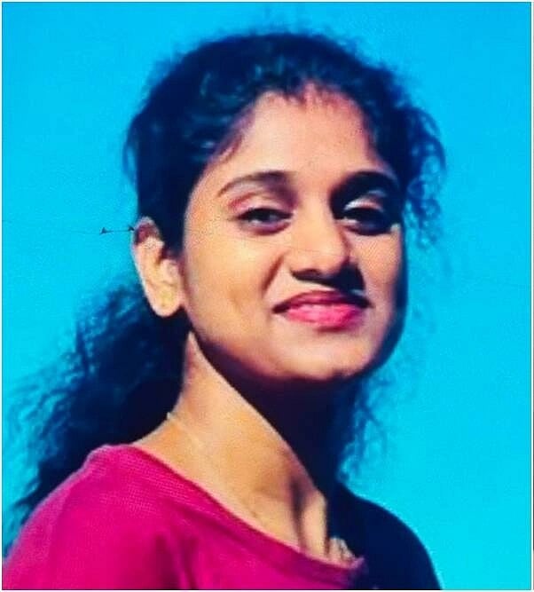 16 முறை கத்தியால் குத்திய காதலன்.. நடு ரோட்டில் துடிதுடித்து இறந்து போன காதலி.. பெங்களூருவில் கொடூரம் !